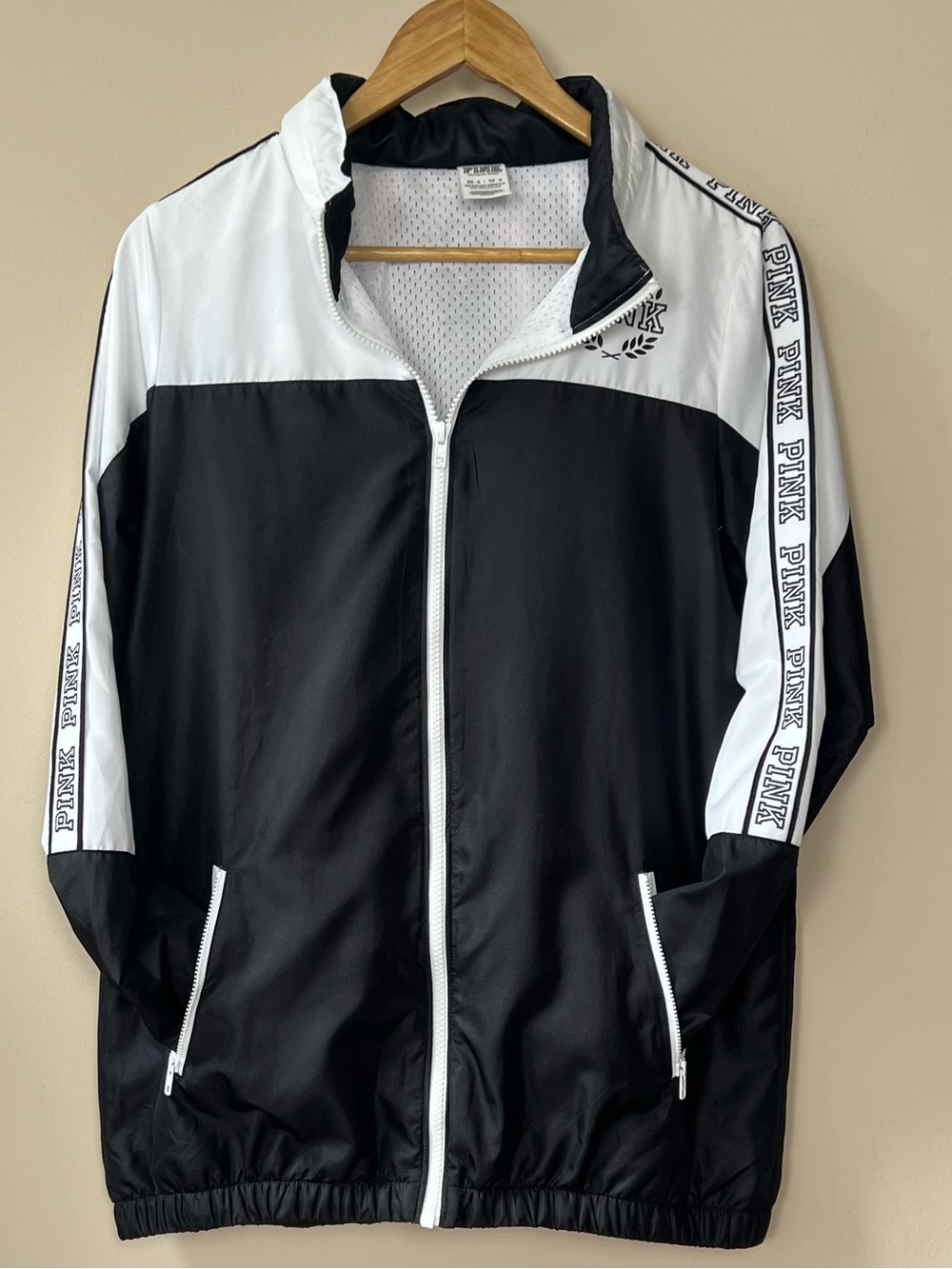 PINK Victoria's Secret Black & White Windbreaker Jacket Size XS/S NWOT